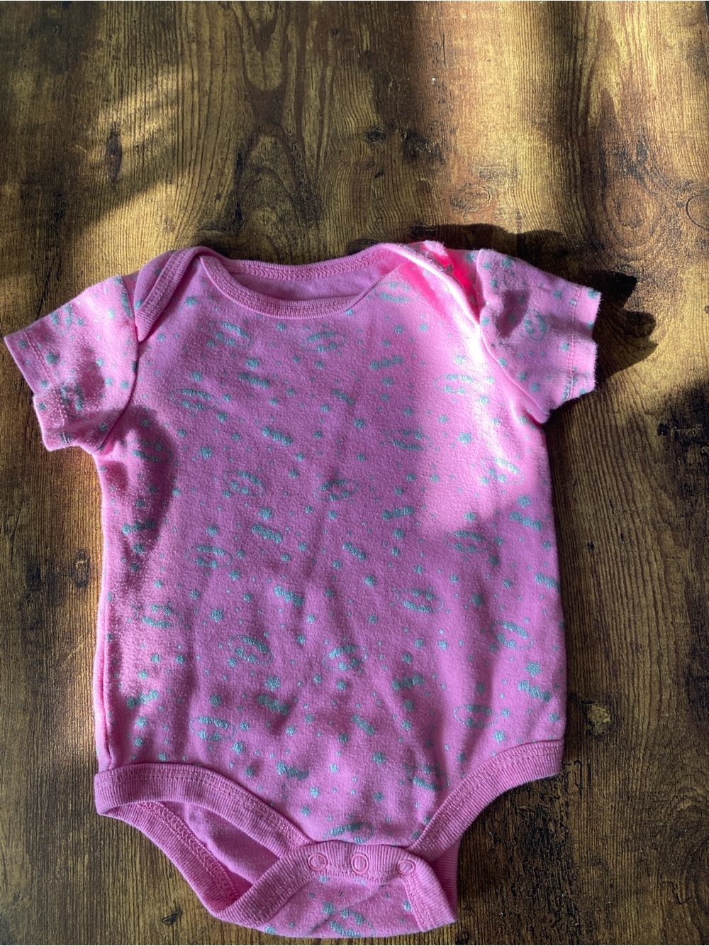 DC Comics Pink Short-Sleeve Baby Bodysuit with Aqua Speckle